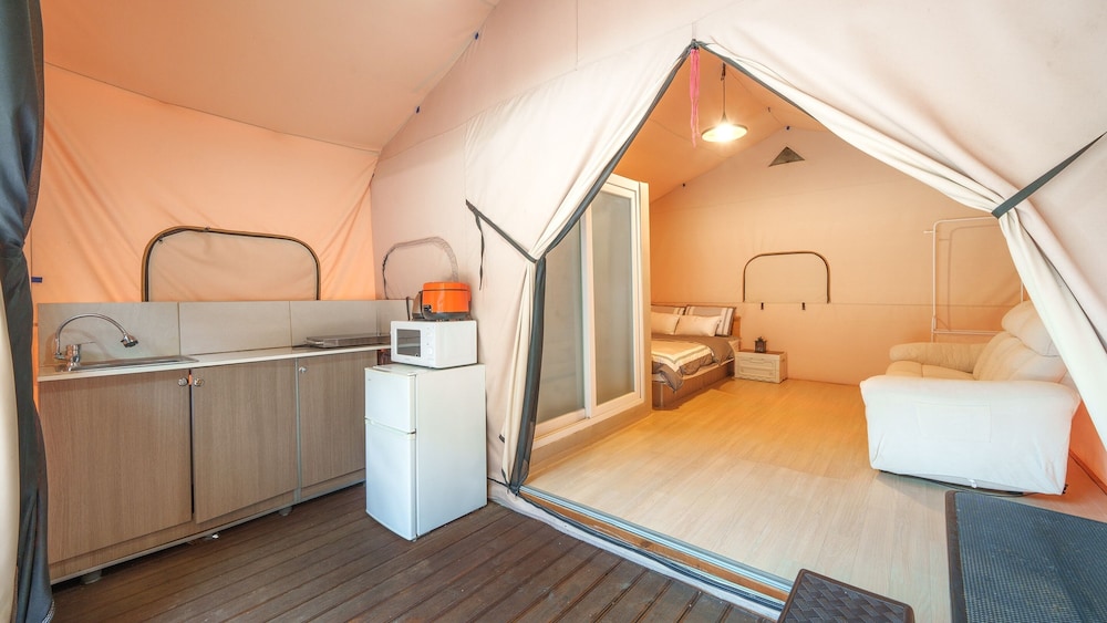 Gapyeong Sanchaek Glamping Pension
