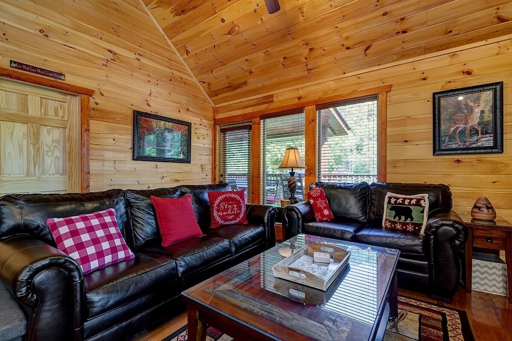 Making Memories - 1 Bedrooms, 1 Baths, Sleeps 4 Home by RedAwning