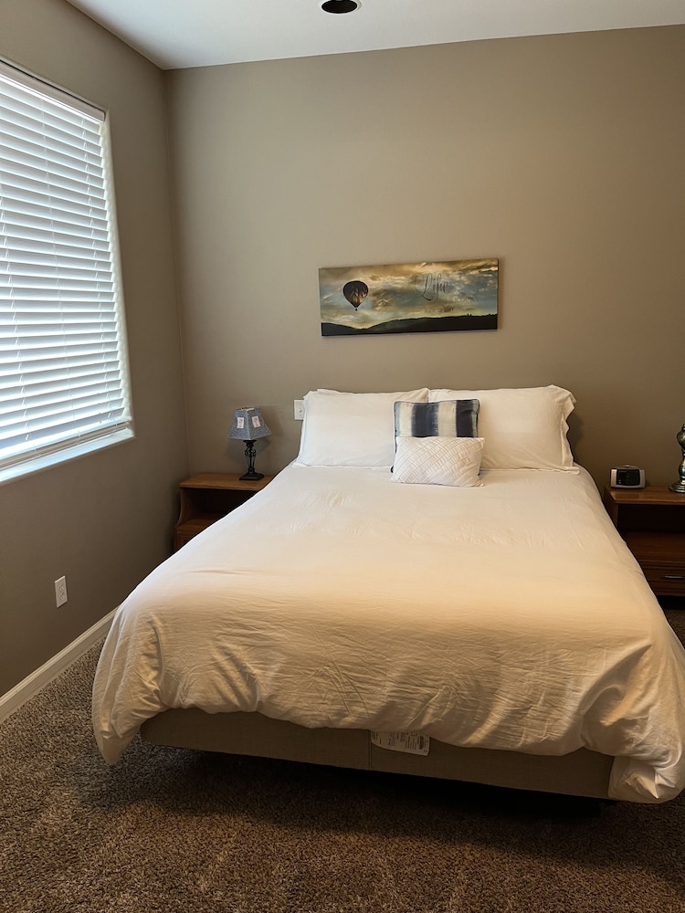 195 Main 2 Bedroom Condo by Redawning view 5