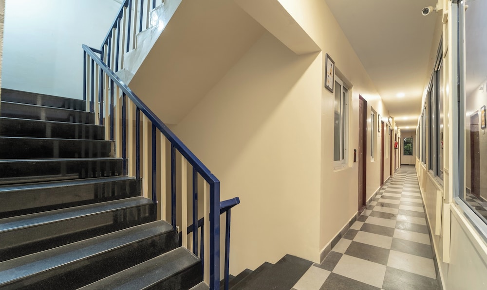 Itsy Hotels Everest Leela Residency