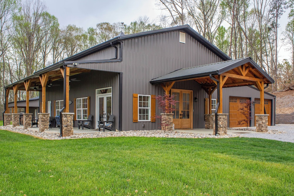 Family-friendly Barndominium Near Greenville!