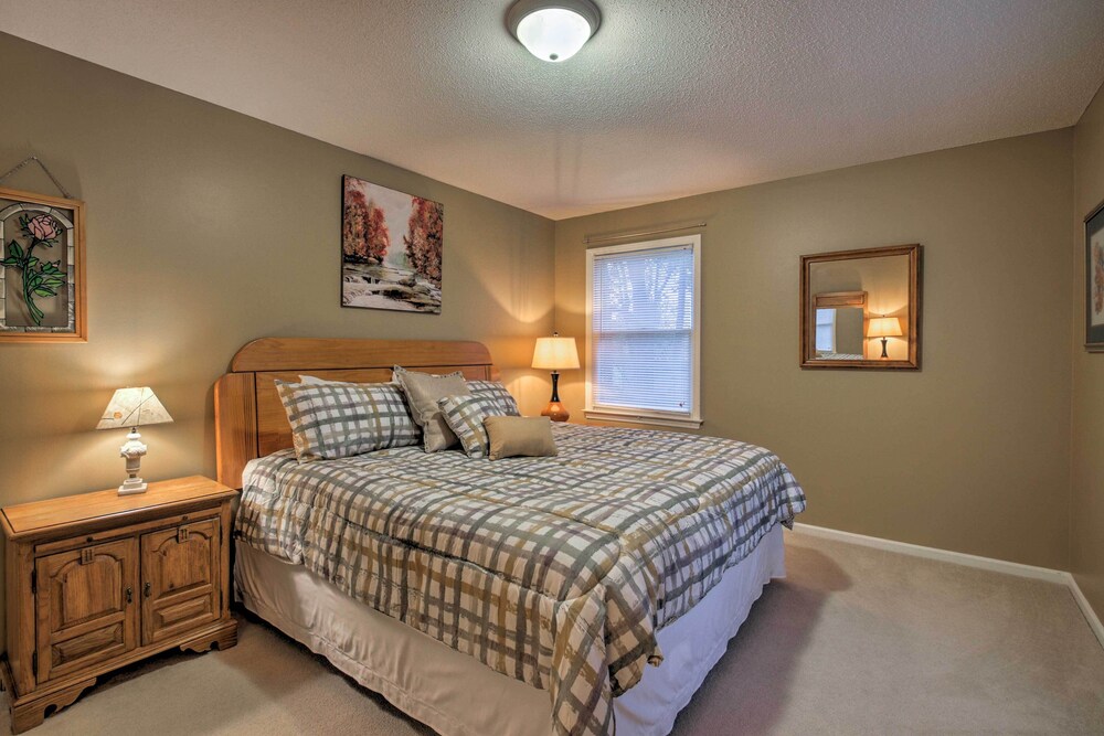 Spacious Family Home - 17 Miles to Winston-salem!, photo 11