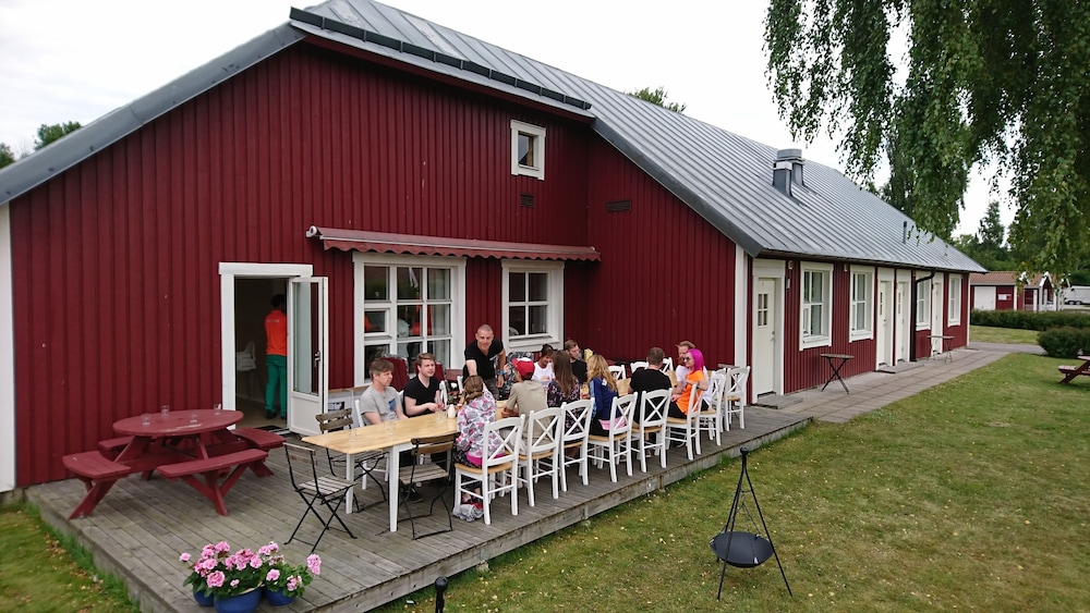 Sjötorps Vandrarhem & Rum - Hostel