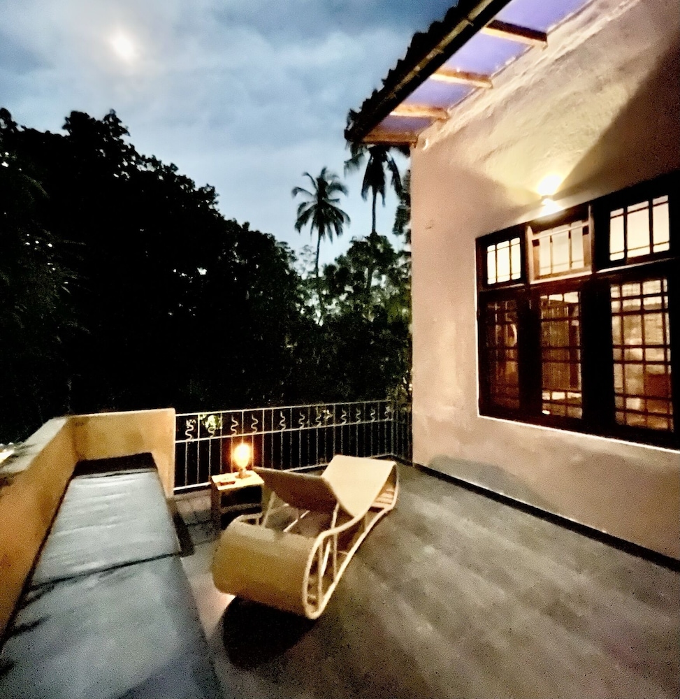 Isana Beach House