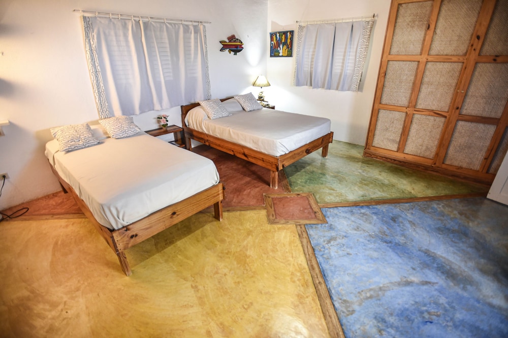 Hotel Las Mariposas - Image 1