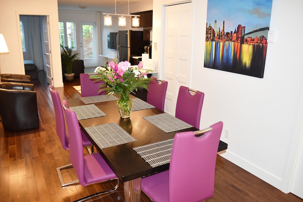 LMVR - LuxApt 3 - 7 bedrooms 2 bathrooms