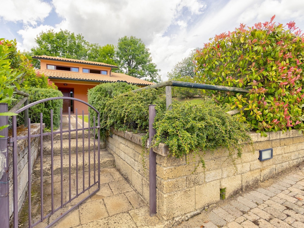Gorgeous Holiday Home in Sorano With Swimming Pool view 5