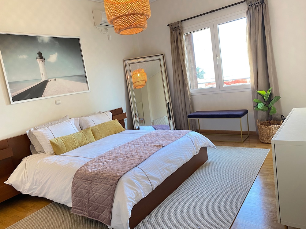 Spacious Glyfada Golf 4BR -near Beach Shops