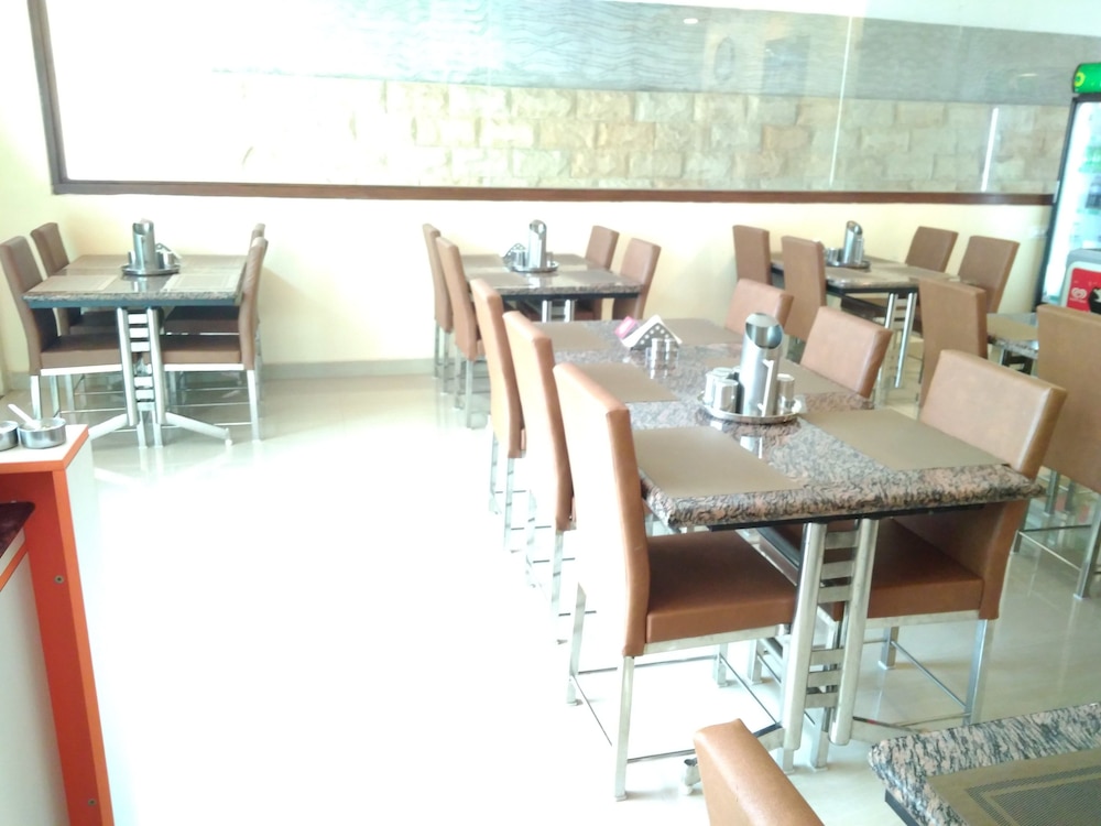 Food & Beverage