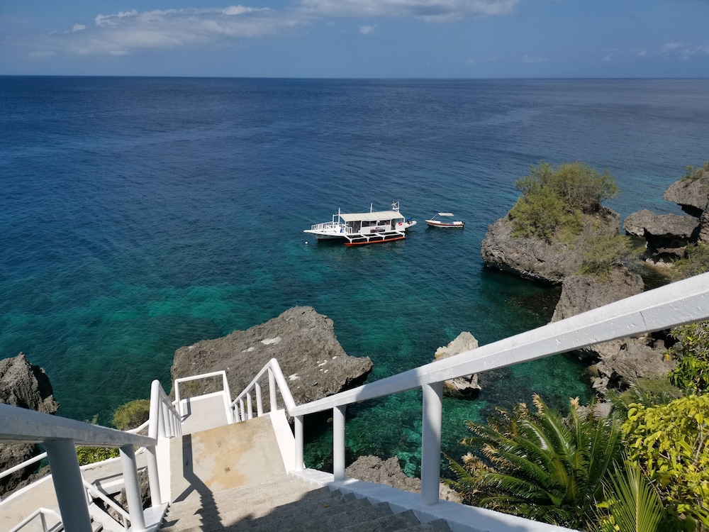 Kawayan Holiday Resort