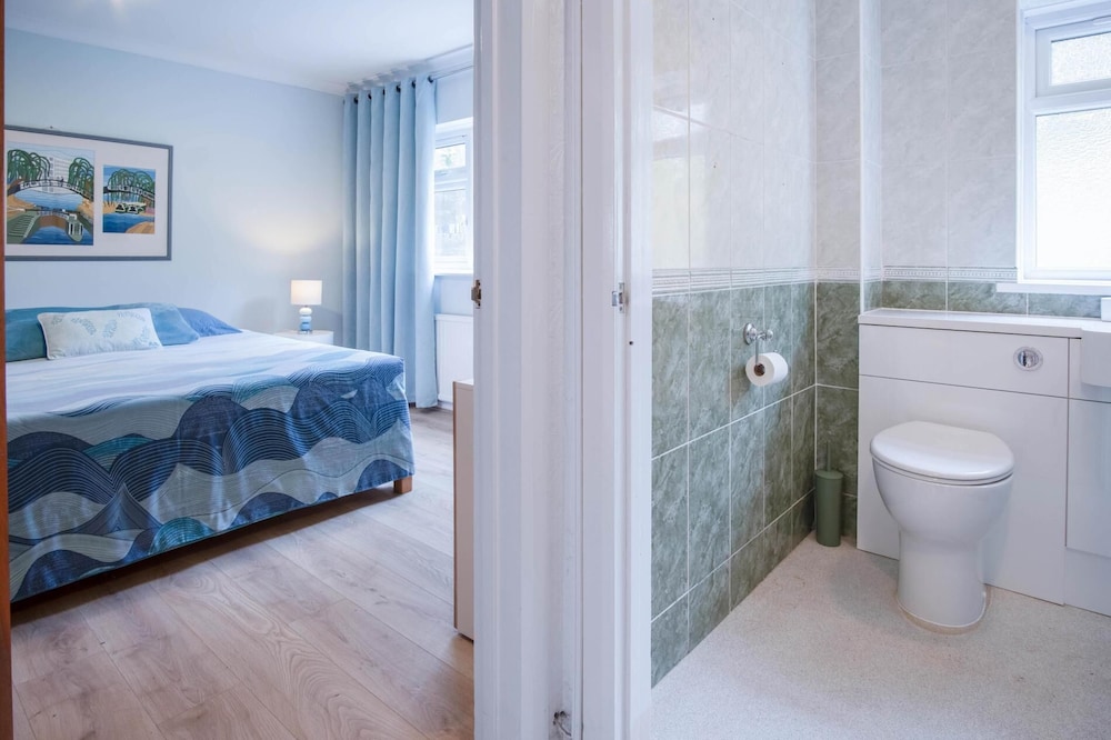 Longview - 4 Bedroom Holiday Home - Pembroke Dock