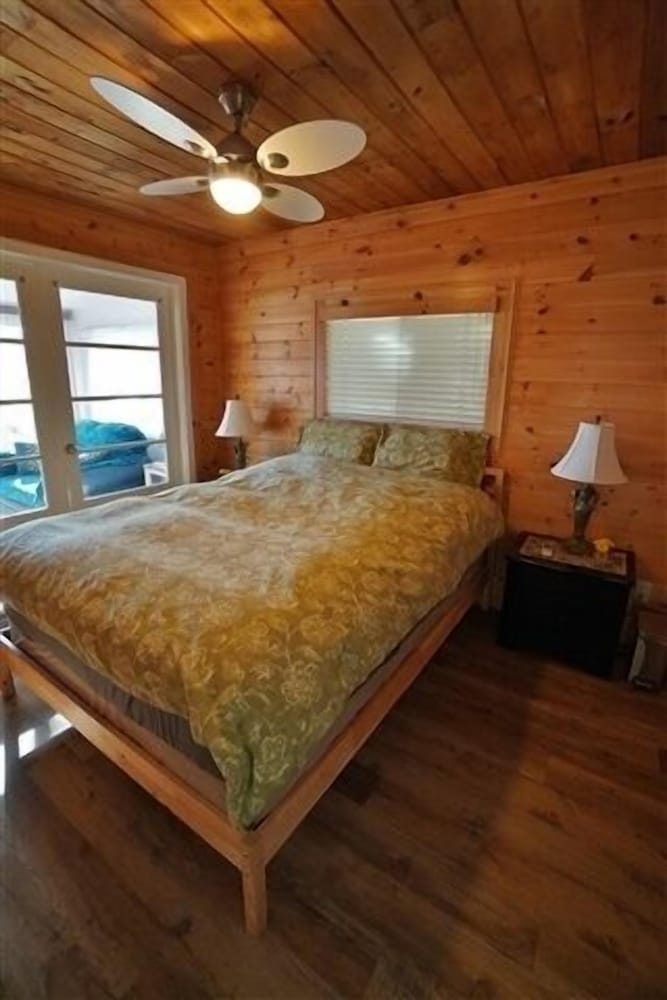 416 Papineau Lake 2 Bedroom Cottage