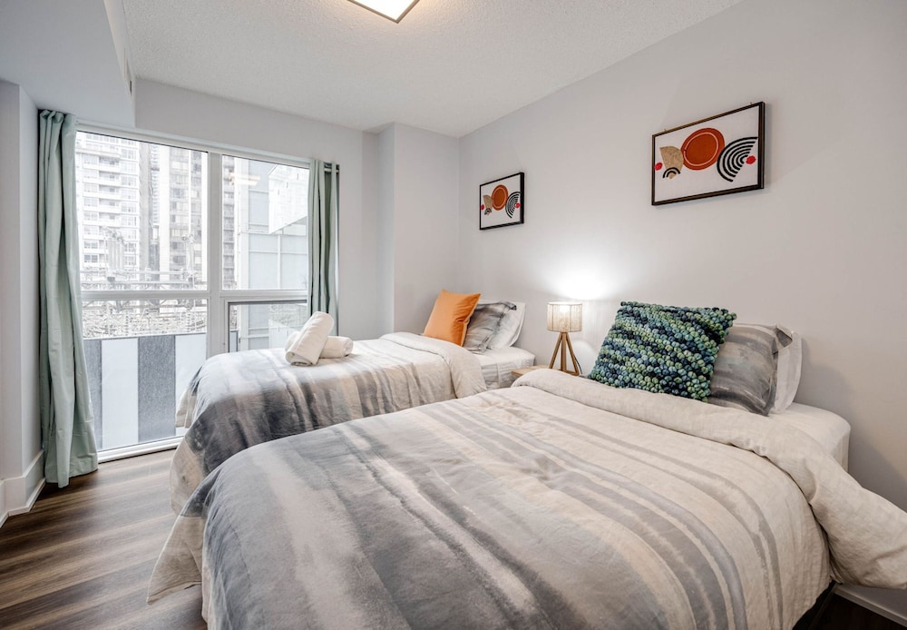 Applewood Suites - CN Tower & Convention