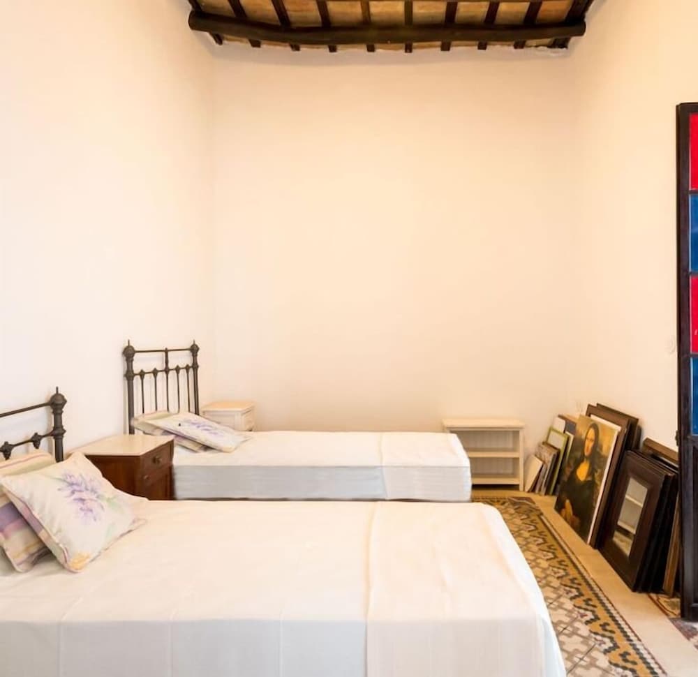 Charming Holiday Home in Fuentes de Andalucía With Pool