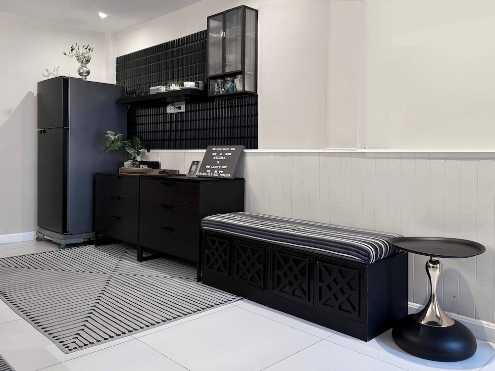Stylish 3-bedroom Townhome in Heart of Bangkok