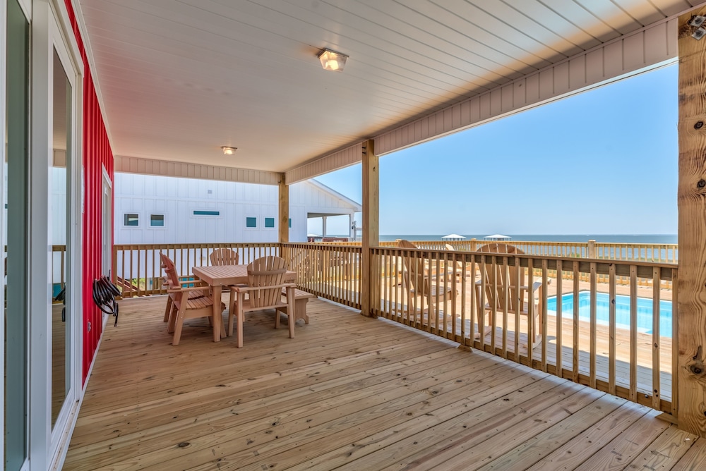 Wine N' Sea - 2704 Bienville 5 Bedroom Home by RedAwning