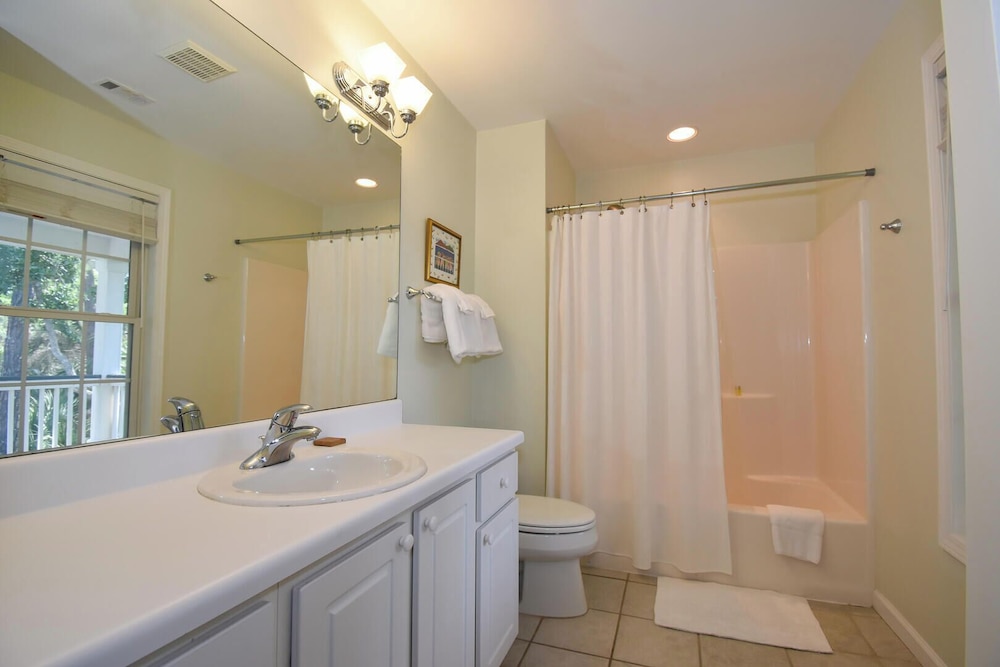 Spacious 4-bed, 4-bath Home in the Heart of Fripp Island