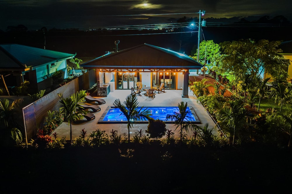 Nayari Frog Farmstay Villa La Fortuna