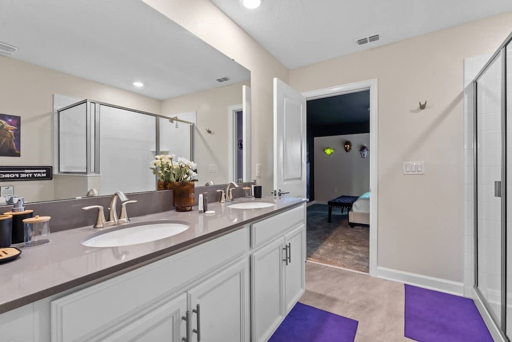 7BR Themed Bedroom and Pool 18 Guests