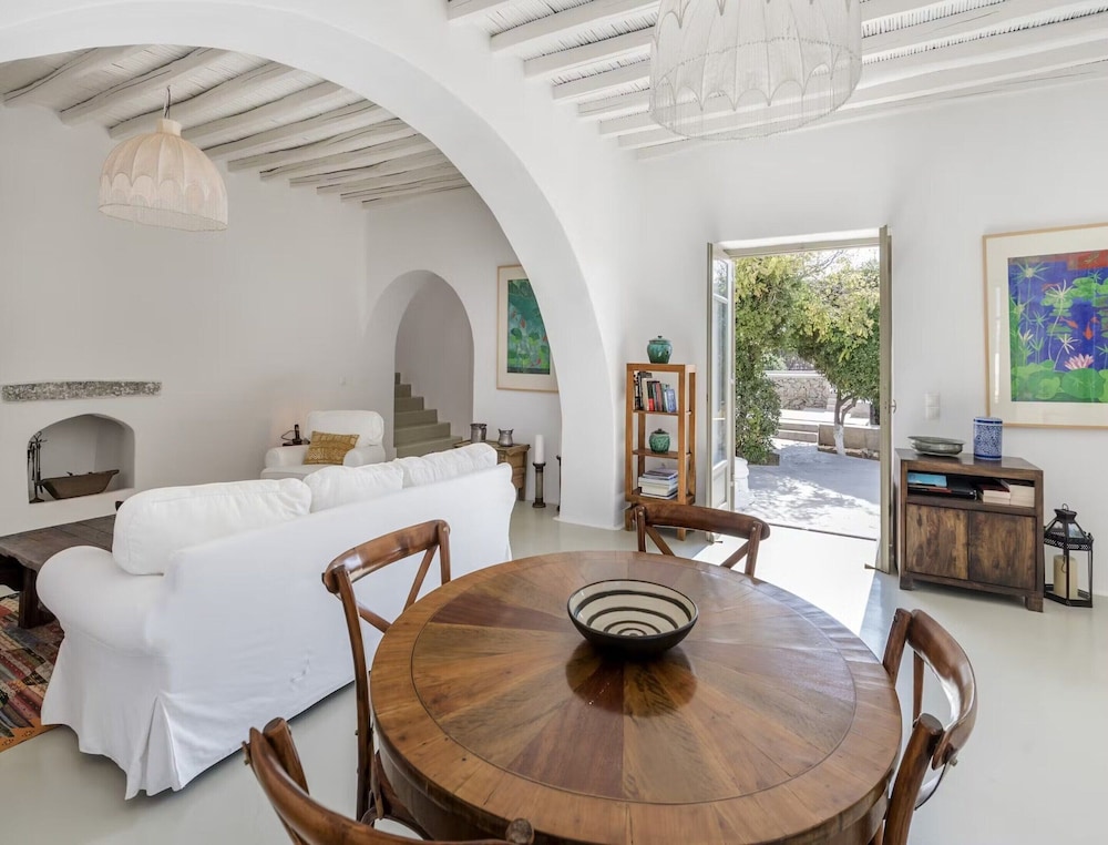 Traditional Villa With Swimming Pool