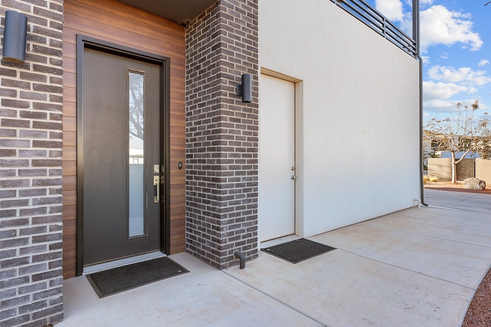 Villa #02 At Bloomington Country Club 3 Bedroom Condo