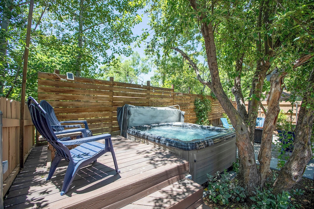 Home w/ Hot Tub, Steps to Dtwn Flagstaff & Nau!