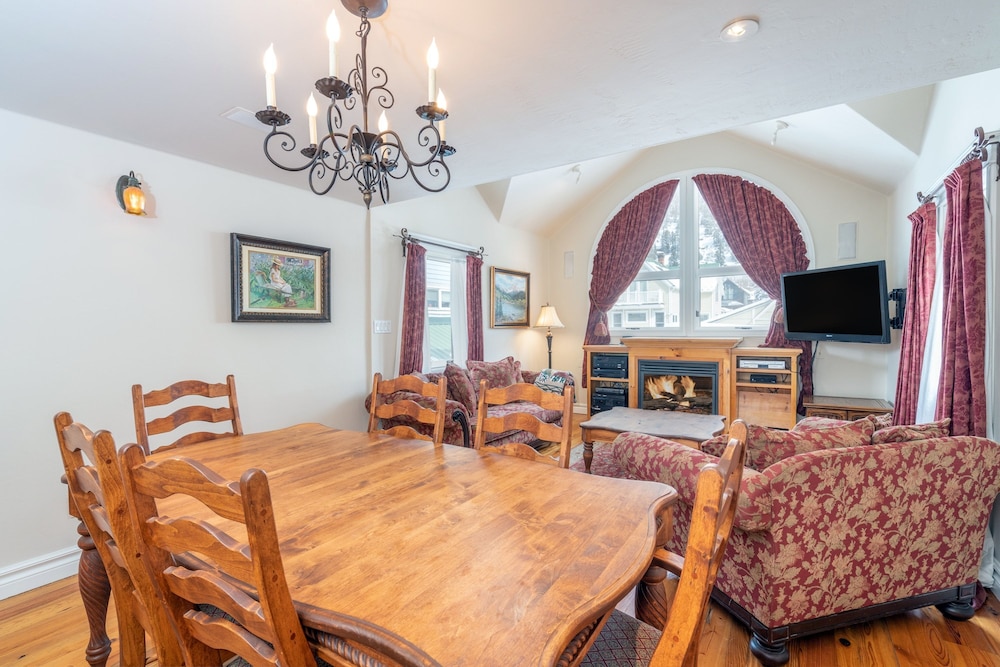 Hruza Hideout by Avantstay Quiet Apartment in Telluride s Historic District Permit 16094