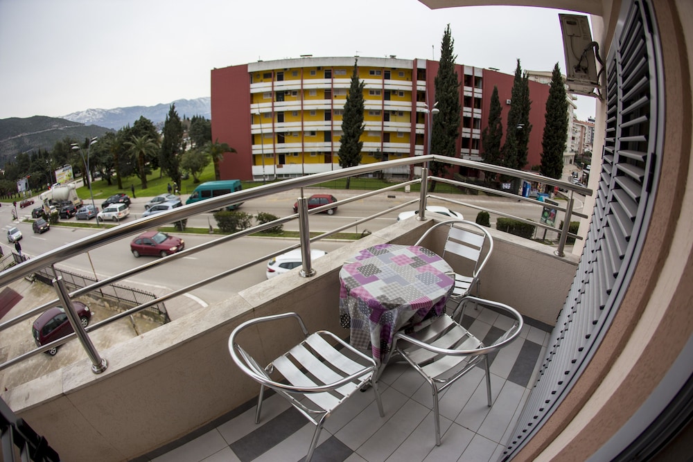 SMS Apartments
