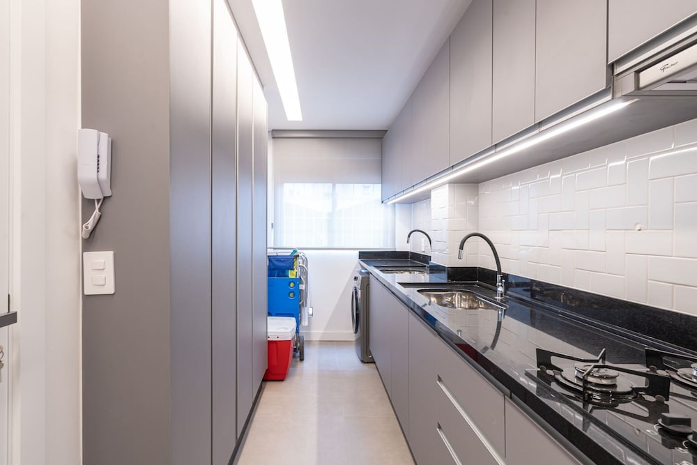 Incr vel Apartamento com Wi-fi na Praia Brava SC