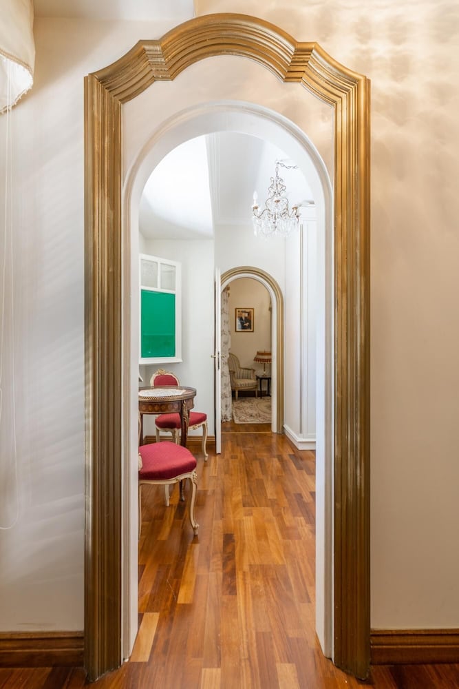 Palazzo Reale Superior Villa view 4