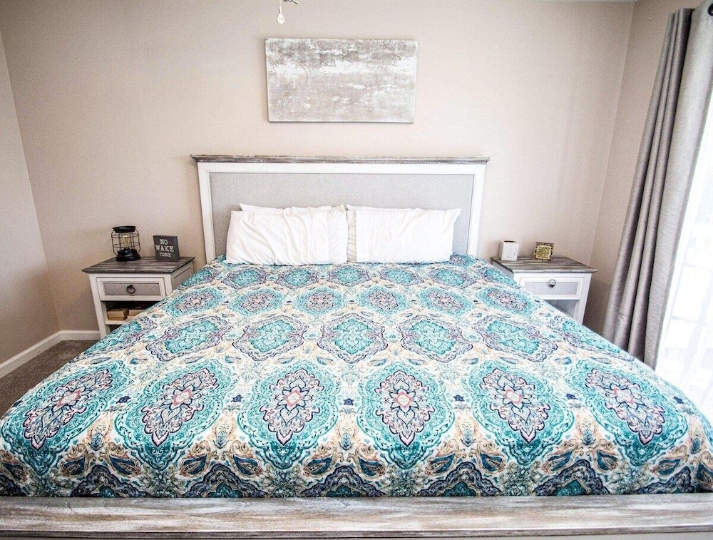 Waterway Village 17h 2 Bedroom Condo