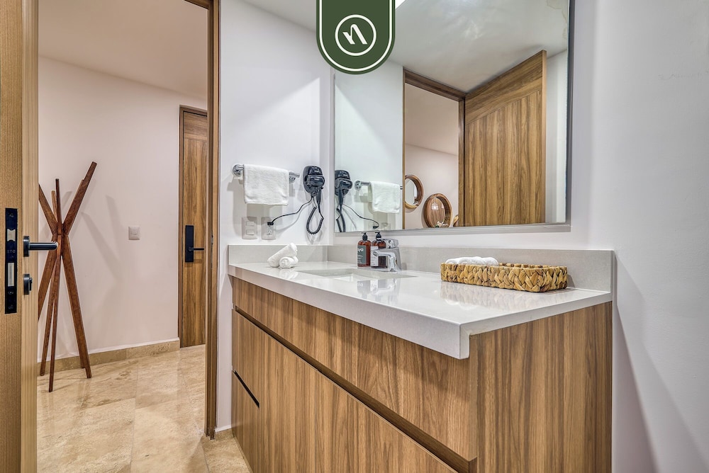 Harbor 171 by Naya Homes