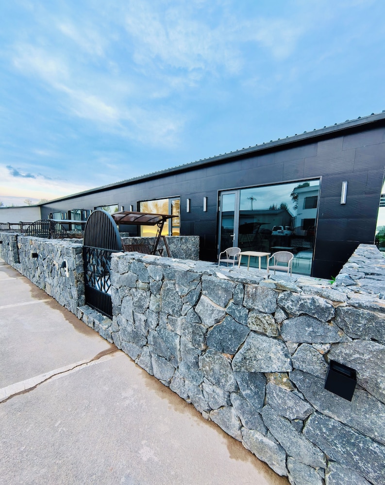 QING Luxury Campground Hotel