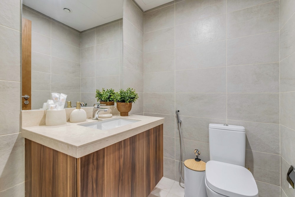 Globalstay Luxury Azizi Mina Beachfront