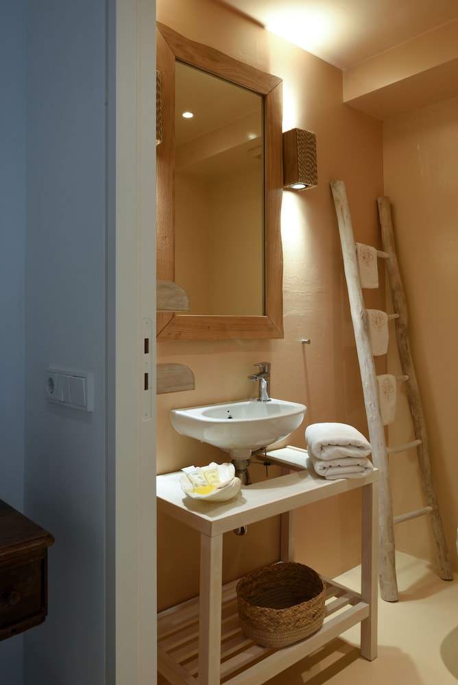 Amalgam Homes Paros