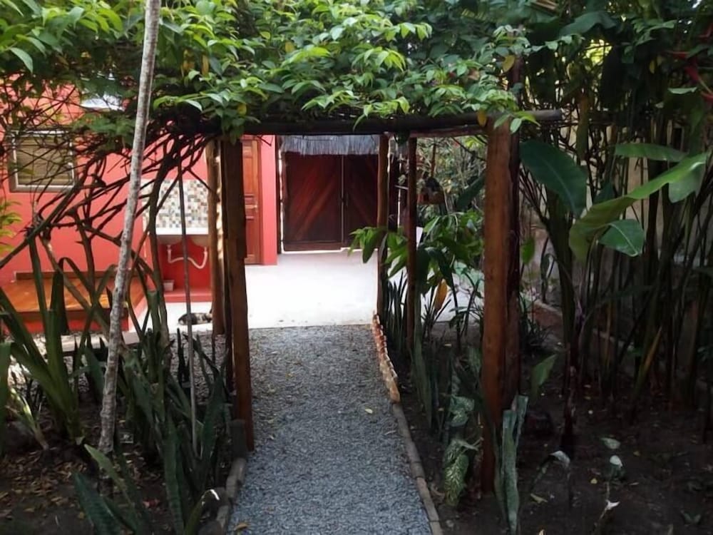 Casa de Temporada Felicidade, 38 Hóspedes, 2 Piscinas, 9 Suítes e 2 Churrasqueiras em Itacaré Bahia