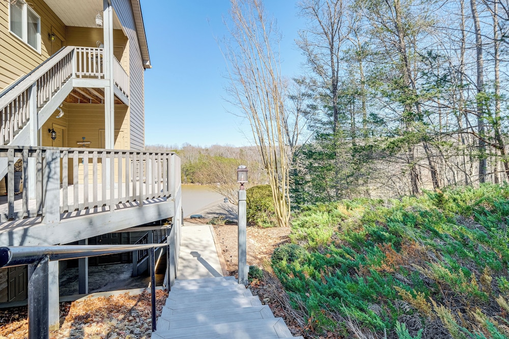 'better Lake Than Never' Huddleston Condo