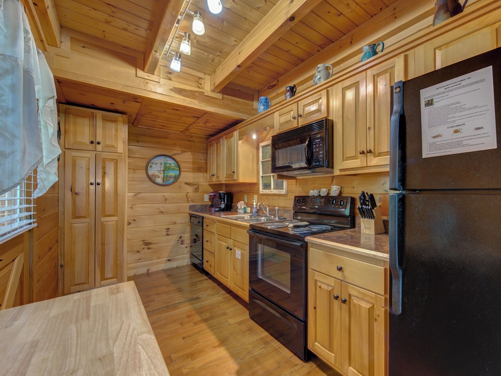 Macys Hideaway by Jackson Mountain Rentals