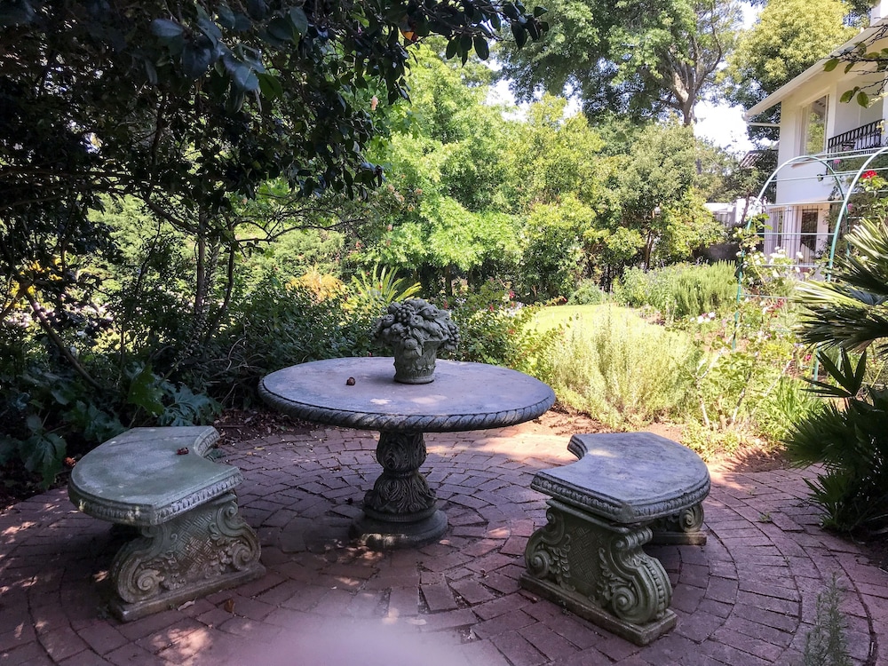 Klein Bosheuwel Guest House