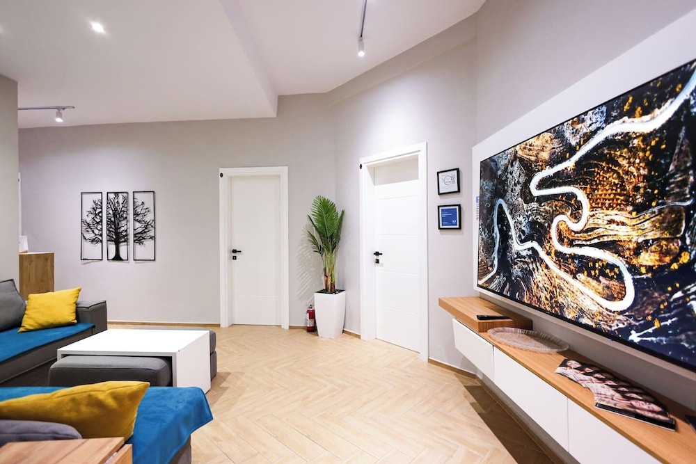Grandstay Central 105