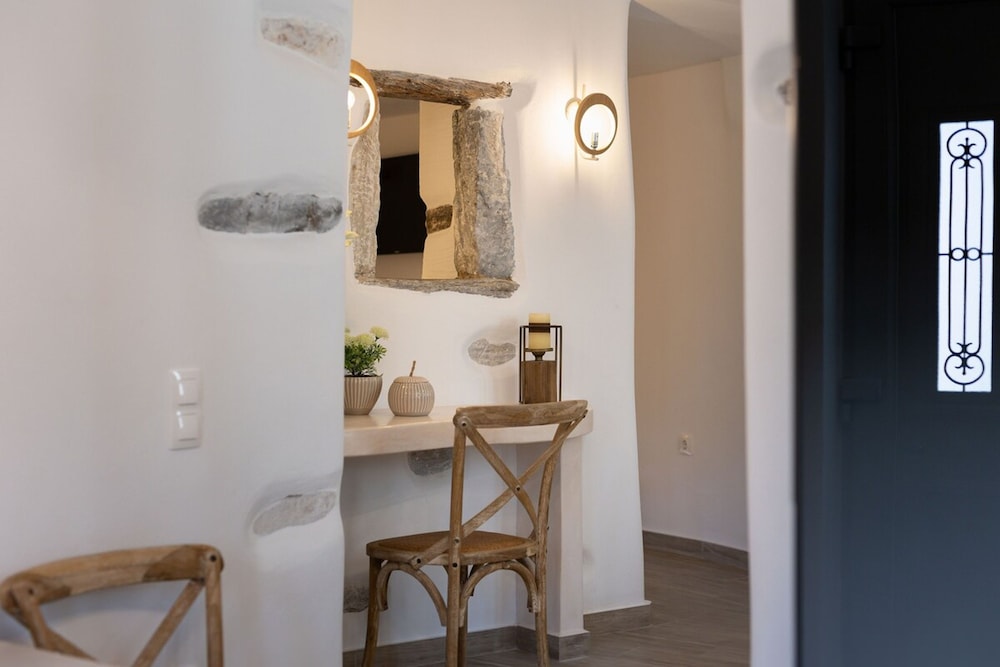 My Grandma s Home Naxos