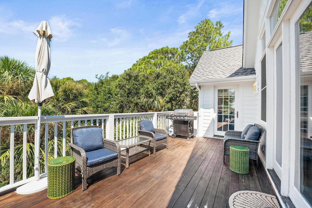 723 Seahorse Road - Newly Renovated, 5-bedroom Oceanside Home