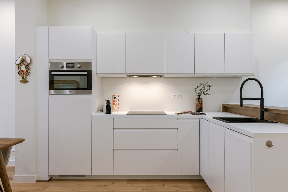 Huswell - Charming Central Apartment in Ostend - Perfect for 7 Guests