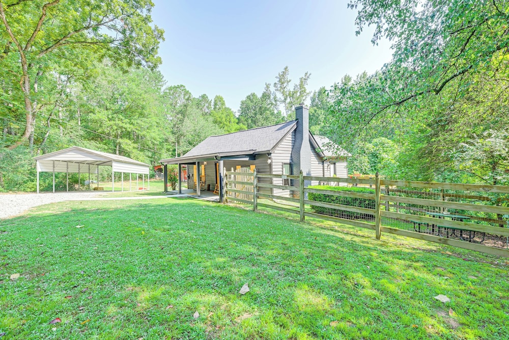 Cabin w/ Fire Pit - 7 Mi to Downtown Carrollton! view 4