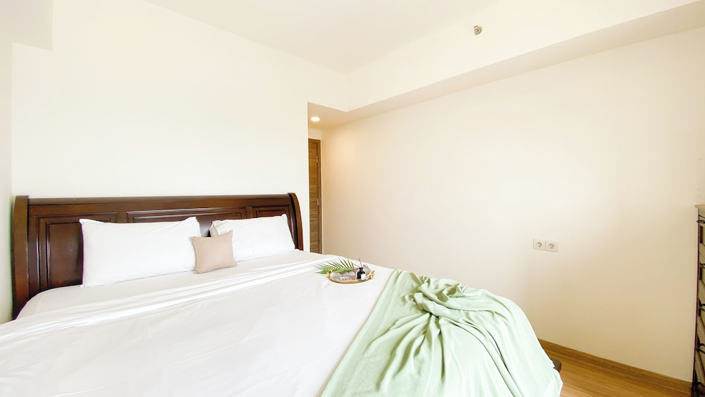 Luxury 2Br With Working Room At Sky House Bsd Apartment