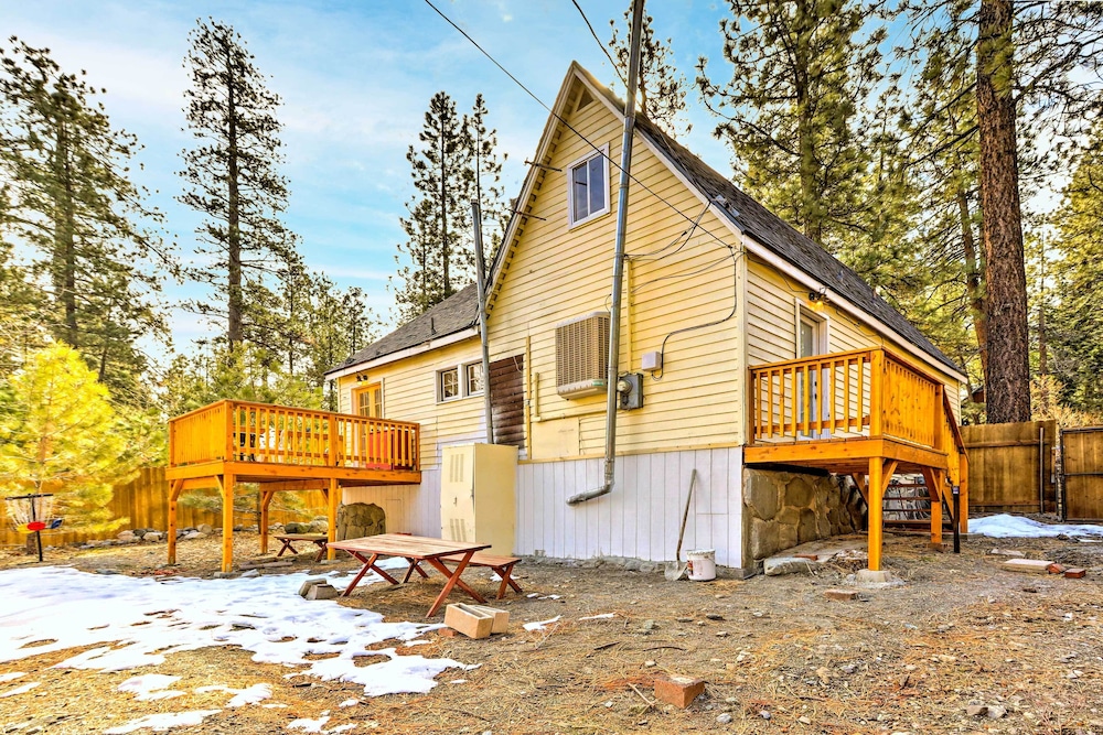 Cozy Home, 1/2 Mi to Downtown, 4 Mi to Hikes! view 4