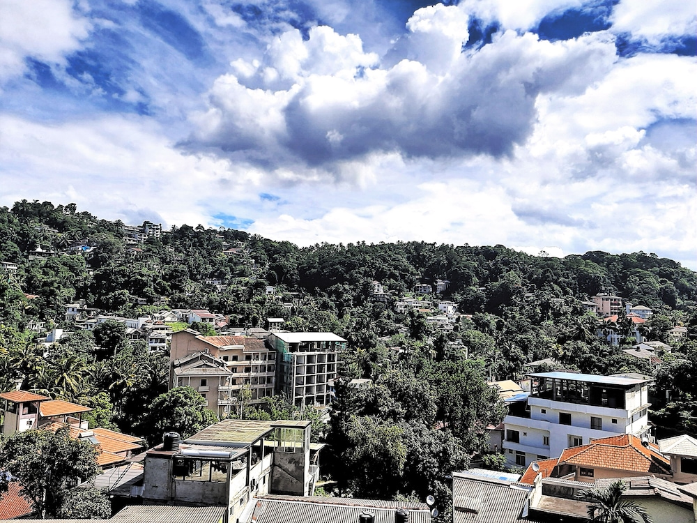 Royal Bath Edge view 5