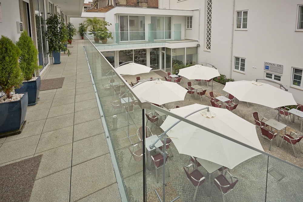 Welcome In - Suites & Hostel