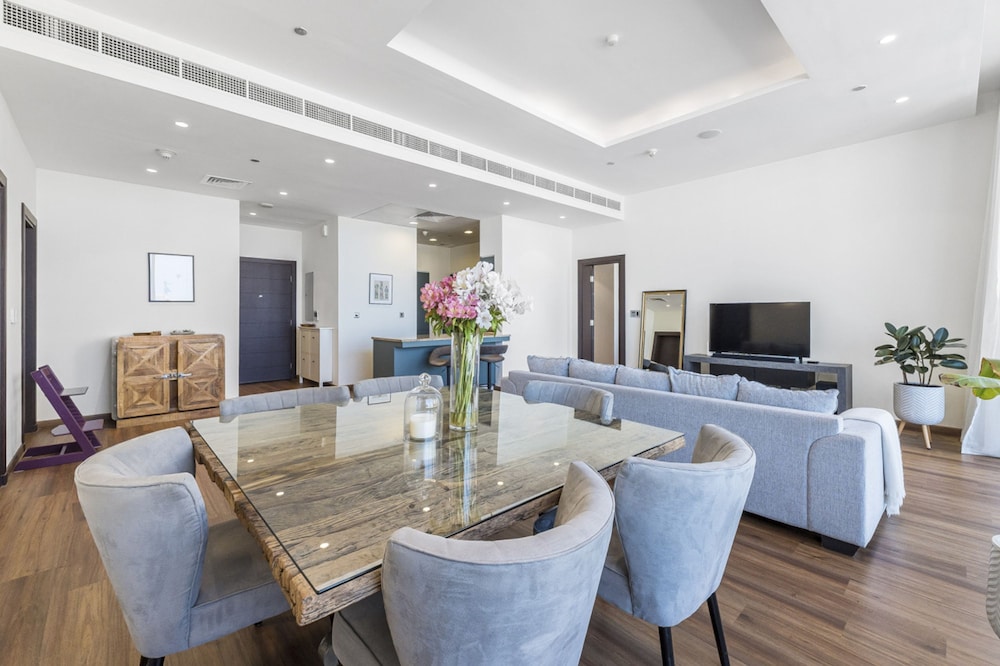 Emerald at Tiara Beach Residences With Atlantis Views