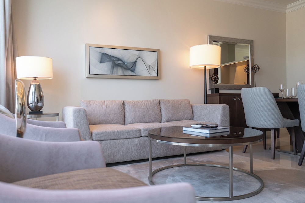 Luxury Living Spectacular Burj Views